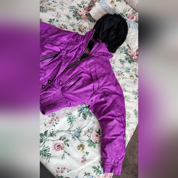 Black Bear Ski jacket and head cap - Picture 2 of 9